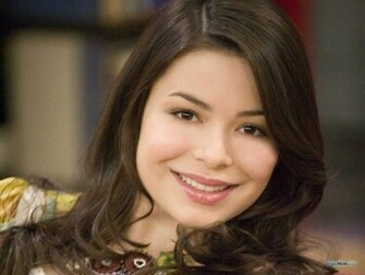 Miranda Cosgrove Wallpaper