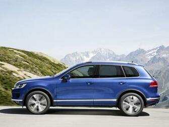 Vw Touareg Desktop Wallpaper Carswallpaper Net