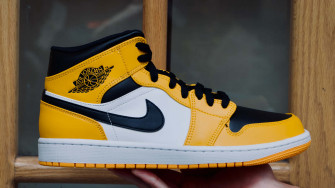 Nike Air Jordan Retro High Og Black Yellow Wallpaper