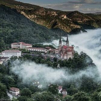 Blackberry iPad Covadonga In The Mist Screensaver For Kindle3 And Dx