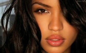 Descargar Fondos De Pantalla Chica Latina HD Widescreen Gratis
