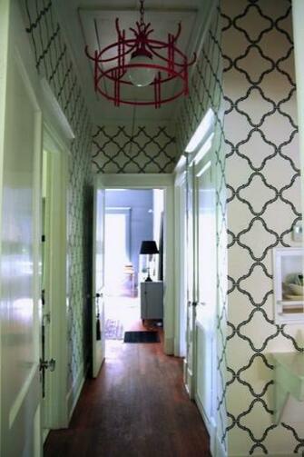 Wallpaper Moroccan Gray Quatrefoil