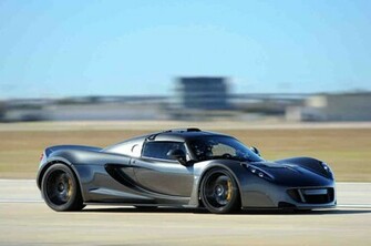 Fast Cars In The World Wallpaper HD Pictures