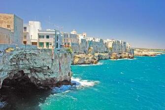 Cliffside Santorini Wallpaper