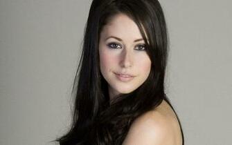 Amanda Crew Wallpaper