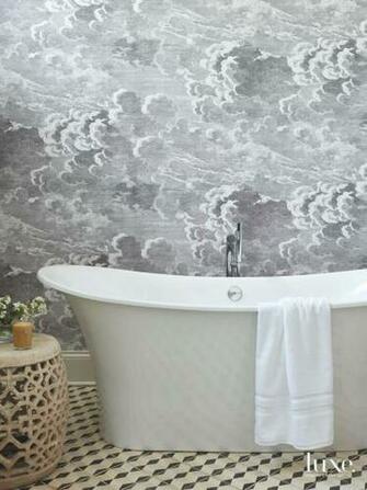 Black And White Bathroom With Cloud Wallpaper Pattern Soaking