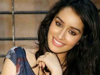 Shraddha Kapoor Cute Smi HD Wallpaper Background Image