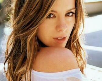 Kate Beckinsale Click Wallpaper