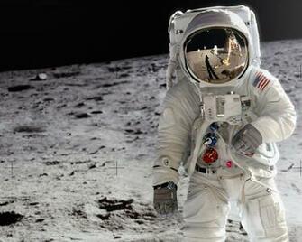 Amazing Astronaut In Moon Wallpaper Desktop