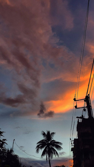 Tantalizing Sky Wallpaper