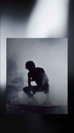 Bad Omens Noah Sebastian Wallpaper In Lockscreen