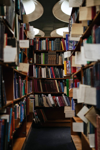 Top Shelves Wallpaper Full HD 4k To Use