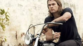 Chris Hemsworth Wallpaper
