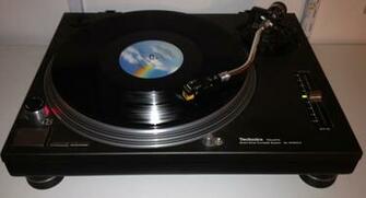 Pin Technics Turntable Wallpaper