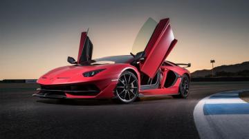 The Myth Of Lamborghini S Scissor Doors