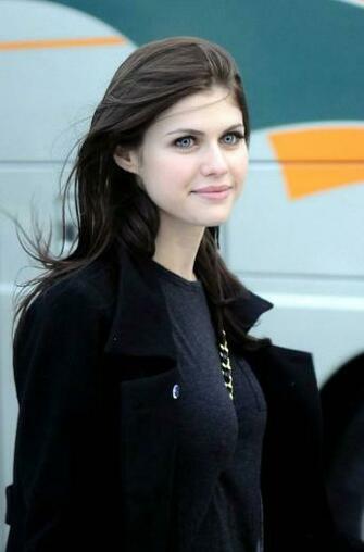 Alexandra Daddario Wallpaper Ceritax Dewasa