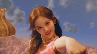 Sullyoon Pics On From Nmixx Everyone S T