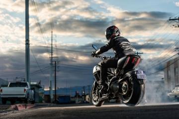Ducati Diavel Motorbike Bike Motorcycle H