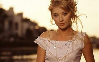 Elisabeth Harnois Wallpaper