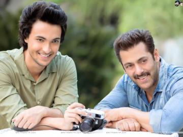 Salman Khan Aayush Sharma At The Time Of Announcement