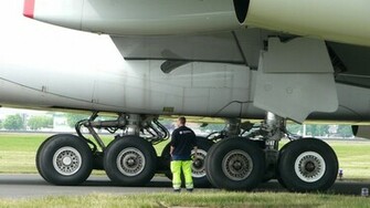 A380 Landing Wallpaper X3cb X3ewallpaper X3c B X3e Pictures Photos