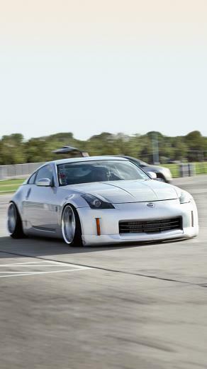 Silver Nissan 350z iPhone Wallpaper