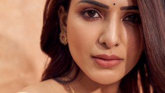 Beautiful Actress HD Wallpaper