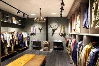 Vintage Wallpaper Retail Design