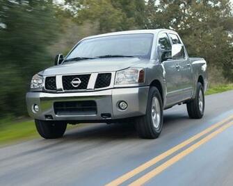 Nissan Titan King Crew Cab Xe Le Se