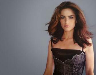 Amanda Peet Wallpaper And Background Image Net