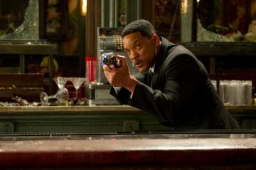 Men In Black With Will Smith And Tommy Lee Jones The New