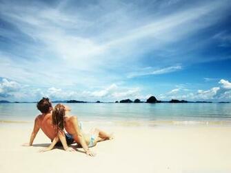 Love On The Beach 4k HD Desktop Wallpaper For Ultra Tv