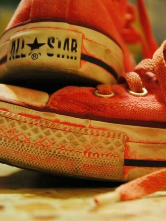 Red Converse All Star iPad Wallpaper