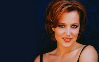 Previous Wallpaper Gillian Anderson Next
