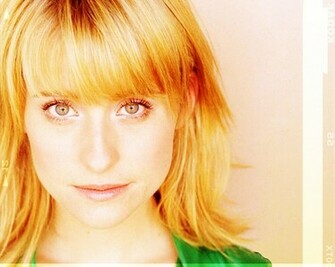 Allison Mack Pictures