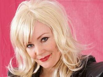 Dolly Parton HD Wallpaper