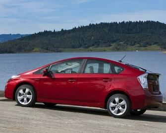Toyota Prius Hybrid Touring Wallpaper