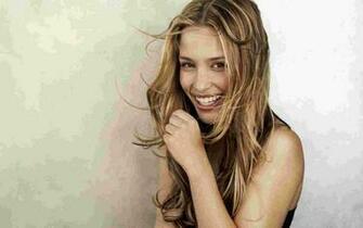 Piper Perabo Wallpaper Celebrities