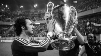 Franz Beckenbauer World Cup Winner Wallpaper