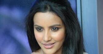 South Indian Film Actresss Priya Anand Hot Photos