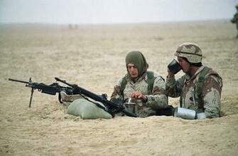 Marines Pfc Bruce Mallard Of Galens Fla Left And
