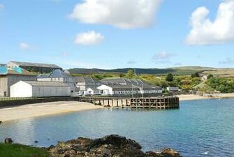 Bunnahabhain Bay And Distillery Islay Image Wallpaper
