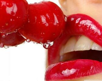 Hot Kiss And Lip Wallpaper