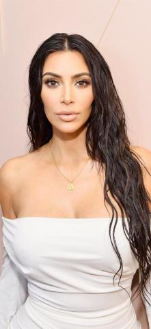 Kim Kardashian By Christopher Anderson iPhone Wallpaper
