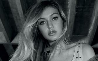 Gigi Hadid Wallpaper High Quality Resolution