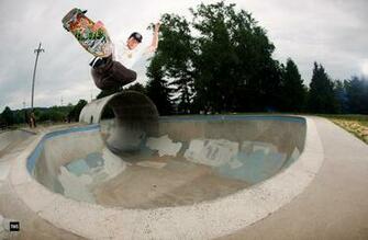 Creature Skate Wallpaper Giveaway