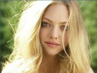Amanda Seyfried Wallpaper