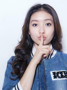 Natasha Wilona Jadi Beauty Vlogger