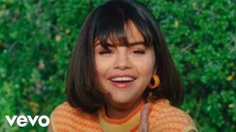 Video Selena Gomez Back To You Fashion Outfits Of The