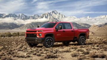 Chevrolet Silverado HD Custom Front Three Quarter